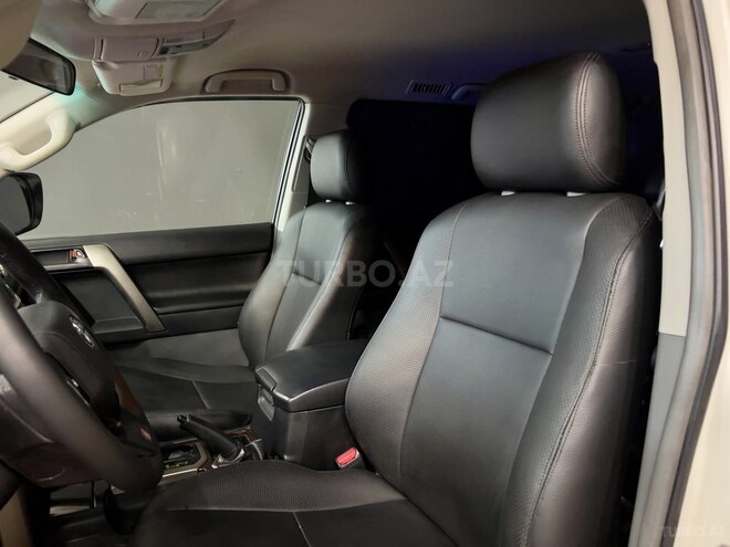 Toyota Land Cruiser Prado-16