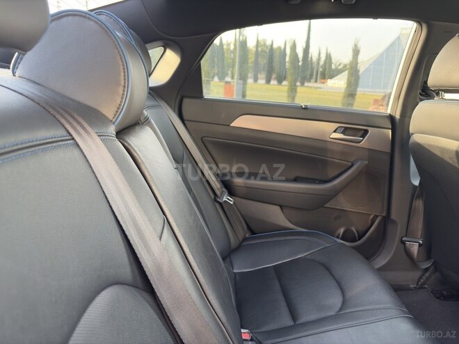 Hyundai Sonata-11