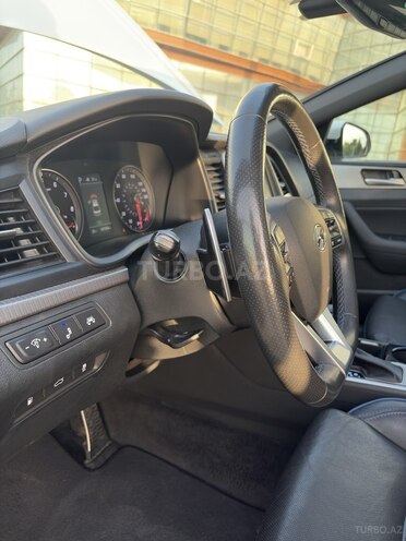 Hyundai Sonata-8