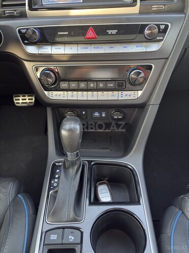 Hyundai Sonata-13