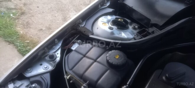 Mercedes C 200 2000, 325,478 km - 2.0 л - Masallı