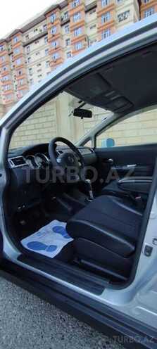 Nissan Tiida-5