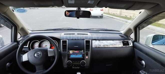 Nissan Tiida-9
