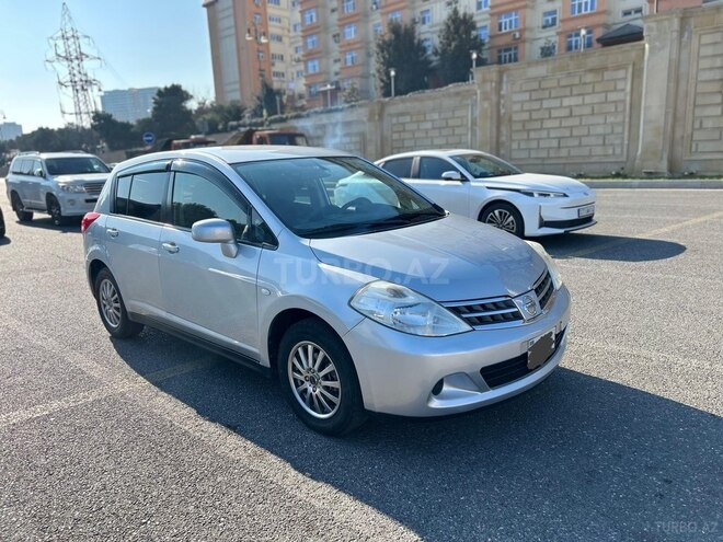 Nissan Tiida-14