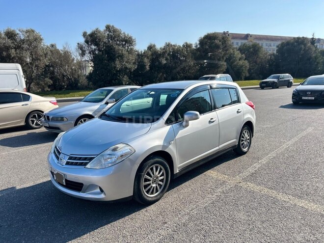 Nissan Tiida-15