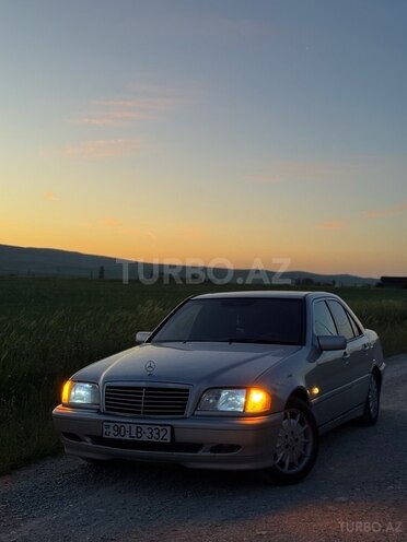 Mercedes C 240 2000, 283,500 km - 2.4 л - Bakı
