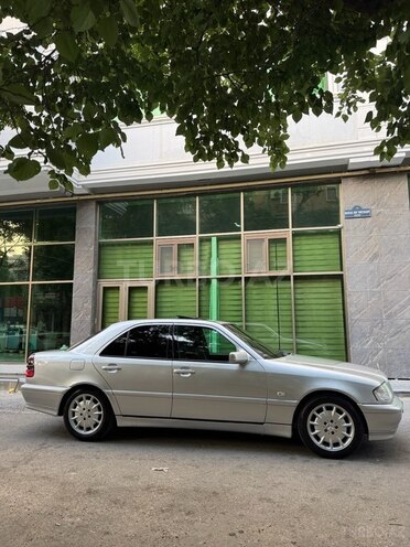 Mercedes C 240 2000, 283,500 km - 2.4 л - Bakı