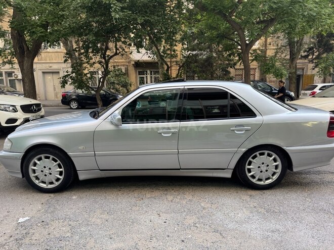 Mercedes C 240 2000, 283,500 km - 2.4 л - Bakı