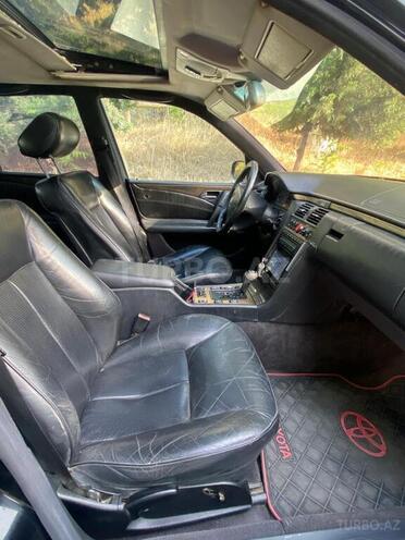 Mercedes E 230 1998, 234,570 km - 2.3 l - Bakı