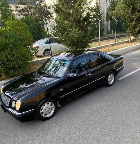 Mercedes E 230 1998, 234,570 km - 2.3 l - Bakı