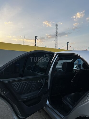 Mercedes E 270 2000, 390,000 km - 2.7 l - Bakı