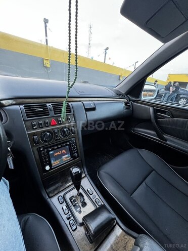 Mercedes E 270 2000, 390,000 km - 2.7 l - Bakı