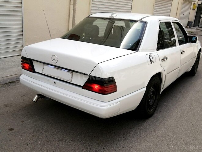 Mercedes E 200 d 1993, 356,946 km - 2.0 л - Bakı