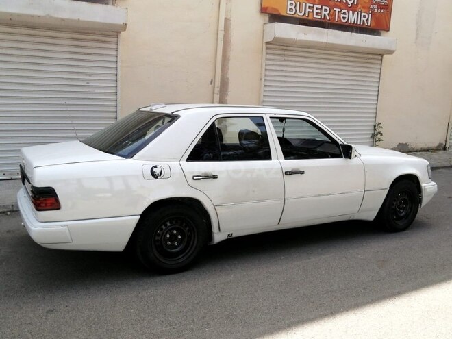 Mercedes E 200 d 1993, 356,946 km - 2.0 л - Bakı