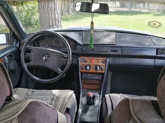 Mercedes E 200 d 1993, 356,946 km - 2.0 л - Bakı
