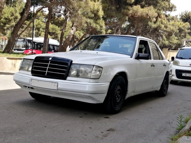 Mercedes E 200 d 1993, 356,946 km - 2.0 л - Bakı