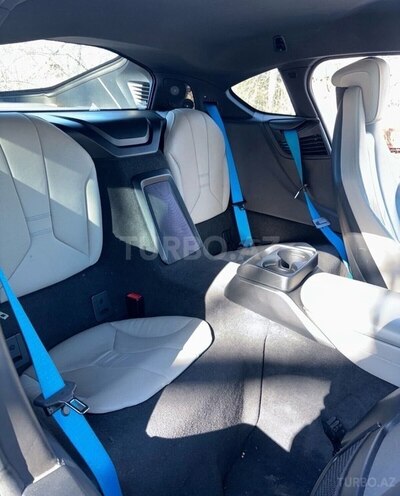 BMW i8 2018, 63,000 km - 1.5 л - Bakı