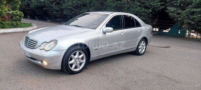 Mercedes C 240 2001, 526,000 km - 2.6 l - Qazax