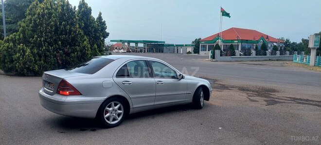Mercedes C 240 2001, 526,000 km - 2.6 l - Qazax