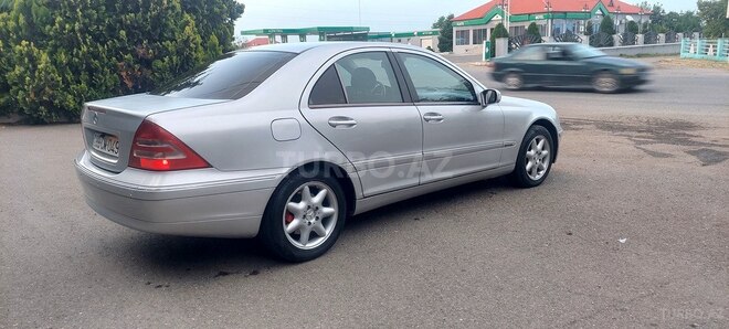 Mercedes C 240 2001, 526,000 km - 2.6 l - Qazax