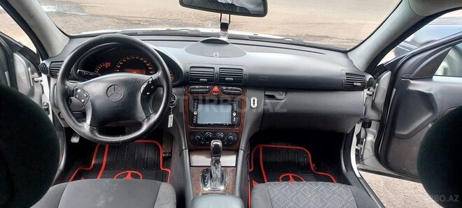 Mercedes C 240 2001, 526,000 km - 2.6 l - Qazax