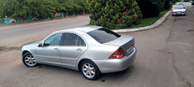 Mercedes C 240 2001, 526,000 km - 2.6 l - Qazax