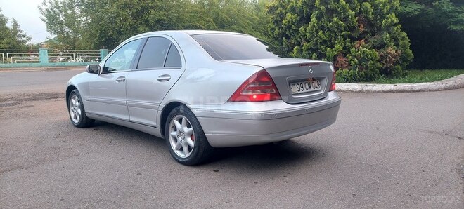 Mercedes C 240 2001, 526,000 km - 2.6 l - Qazax