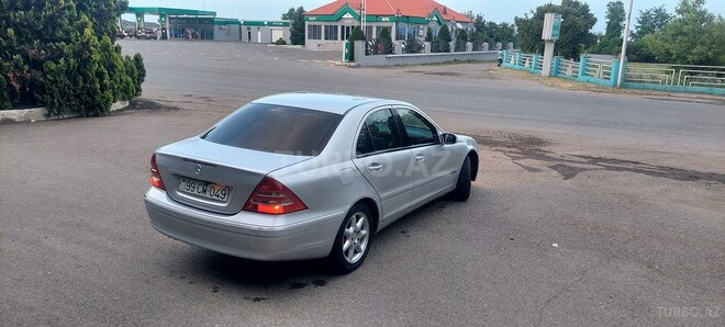 Mercedes C 240 2001, 526,000 km - 2.6 l - Qazax