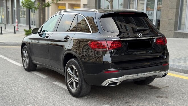 Mercedes GLC 300 4MATIC 2019, 31,000 km - 2.0 l - Bakı