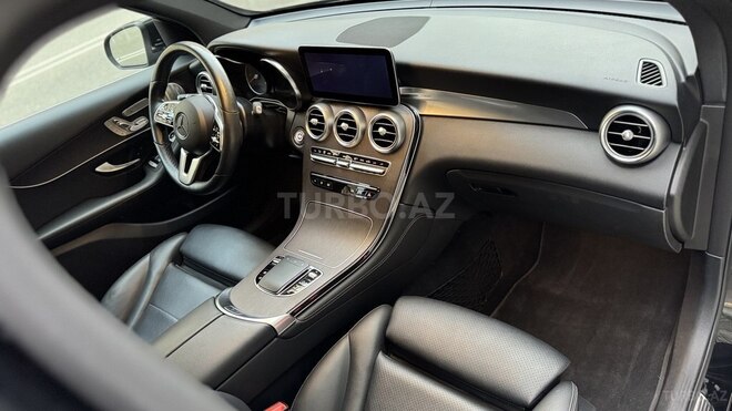 Mercedes GLC 300 4MATIC 2019, 31,000 km - 2.0 l - Bakı