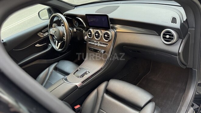 Mercedes GLC 300 4MATIC 2019, 31,000 km - 2.0 l - Bakı