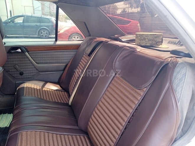Mercedes E 200 d 1991, 148,562 km - 2.0 l - Bakı