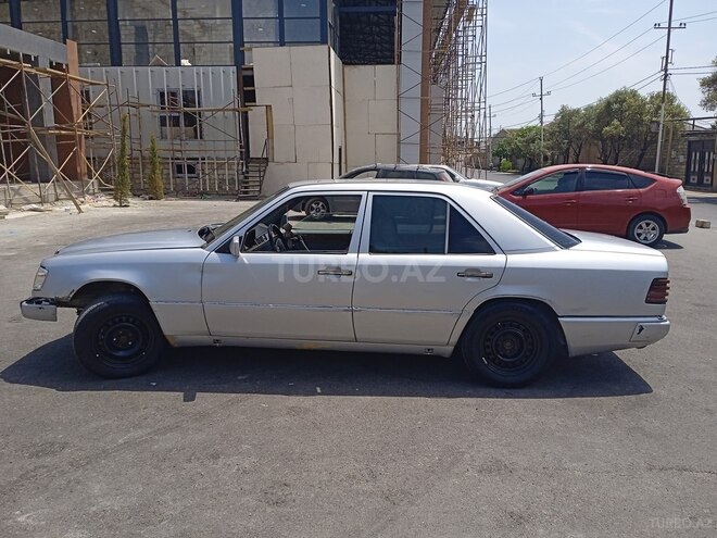Mercedes E 200 d 1991, 148,562 km - 2.0 l - Bakı