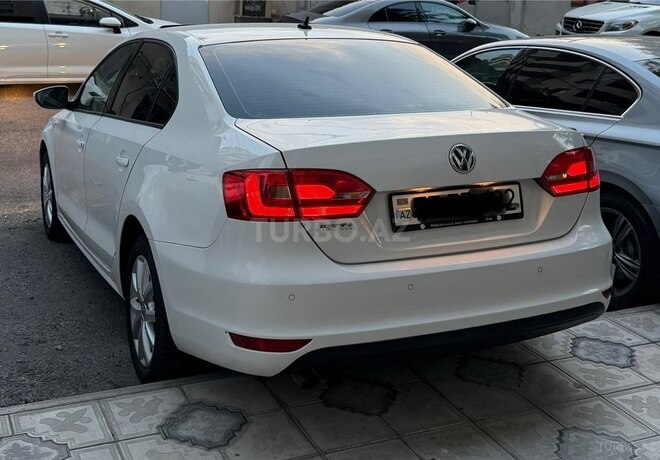 Volkswagen Jetta-11