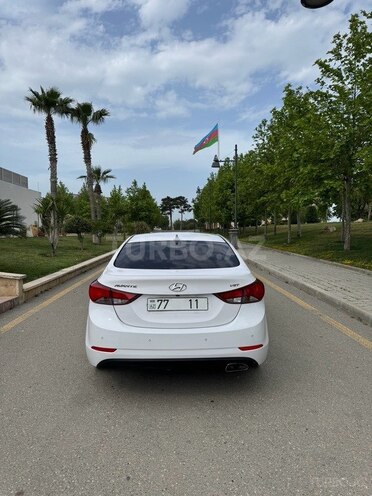 Hyundai Avante 2015, 176,300 km - 1.6 л - Bakı