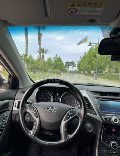 Hyundai Avante 2015, 176,300 km - 1.6 л - Bakı