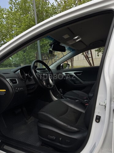 Hyundai Avante 2015, 176,300 km - 1.6 л - Bakı