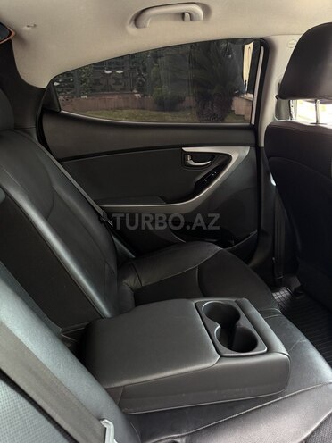 Hyundai Avante 2015, 176,300 km - 1.6 л - Bakı