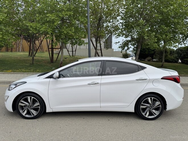 Hyundai Avante 2015, 176,300 km - 1.6 л - Bakı