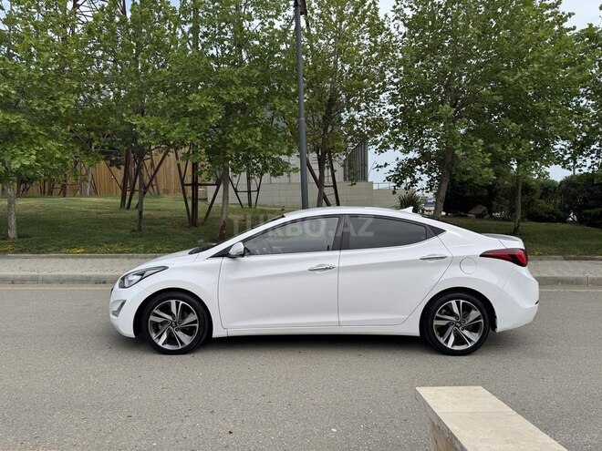 Hyundai Avante 2015, 176,300 km - 1.6 л - Bakı