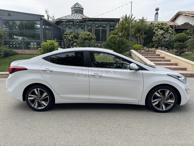 Hyundai Avante 2015, 176,300 km - 1.6 л - Bakı