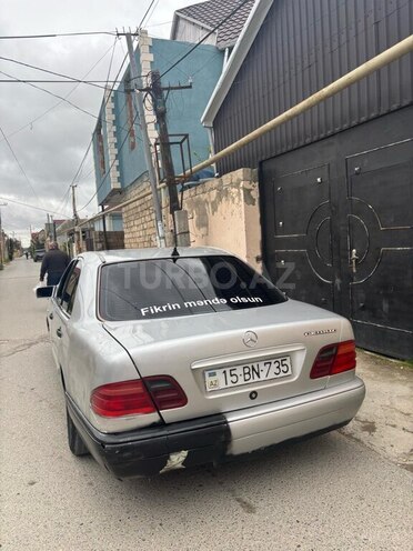 Mercedes E 220 1995, 418,000 km - 2.2 l - Bakı