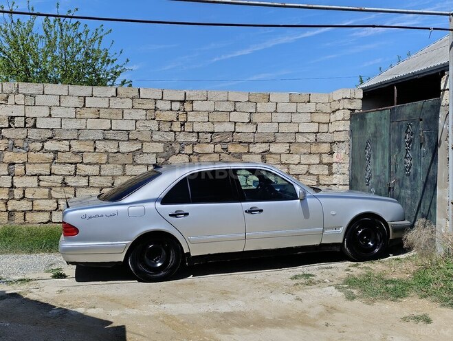 Mercedes E 220 1995, 418,000 km - 2.2 l - Bakı