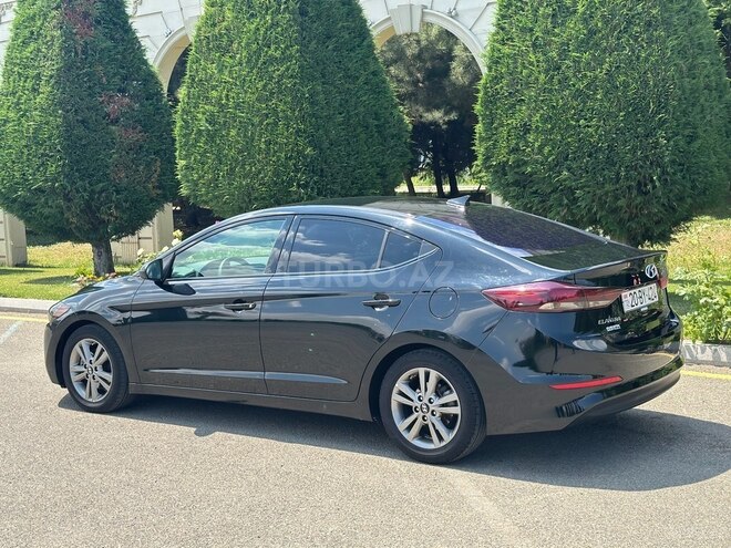 Hyundai Elantra 2018, 197,949 km - 2.0 л - Gəncə