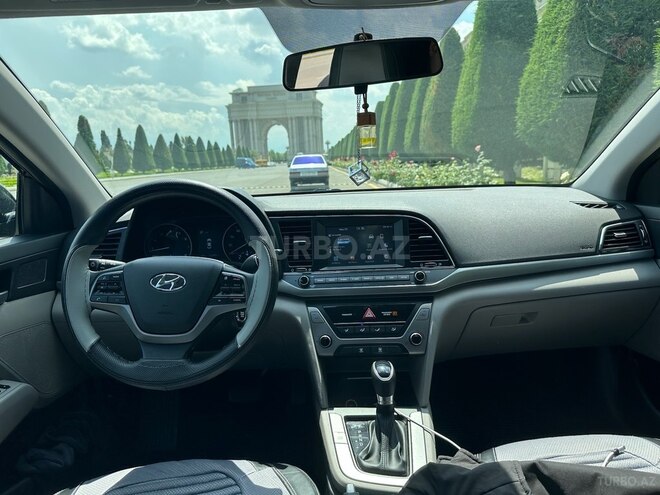 Hyundai Elantra 2018, 197,949 km - 2.0 л - Gəncə