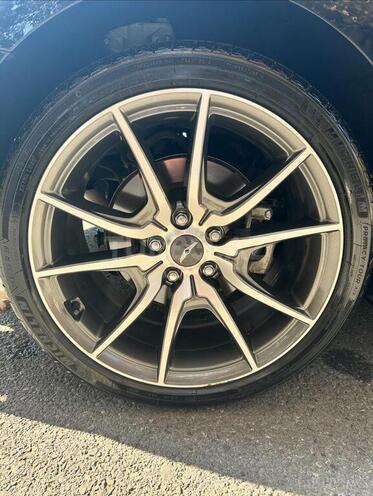Genesis G70-18