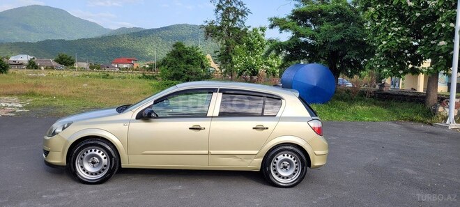Opel Astra 2005, 210,745 km - 1.4 l - Zaqatala