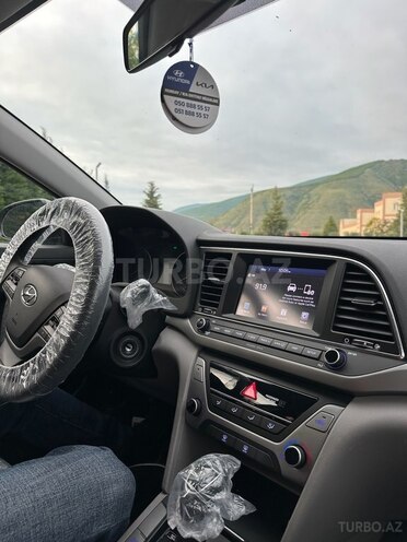 Hyundai Elantra 2017, 98,000 km - 2.0 л - Şəki
