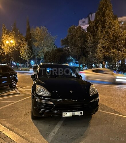 Porsche Cayenne-1