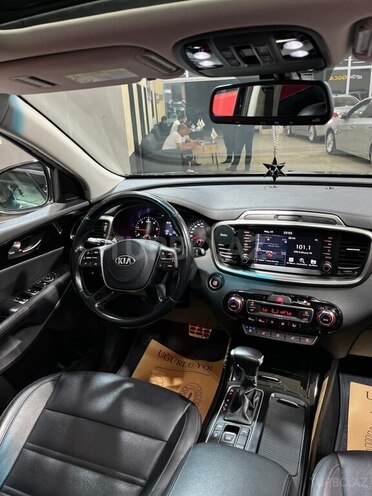 Kia Sorento-12